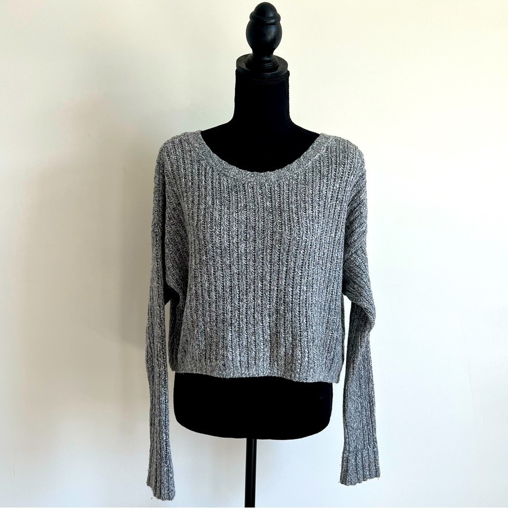 Hollister Gray Crop Knit Sweater women’s size small